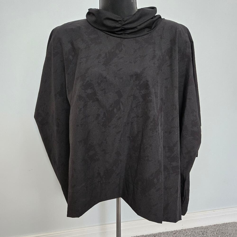 BURU blouse women's size s/m boxy turtleneck short sleeve artsy‎ black marble